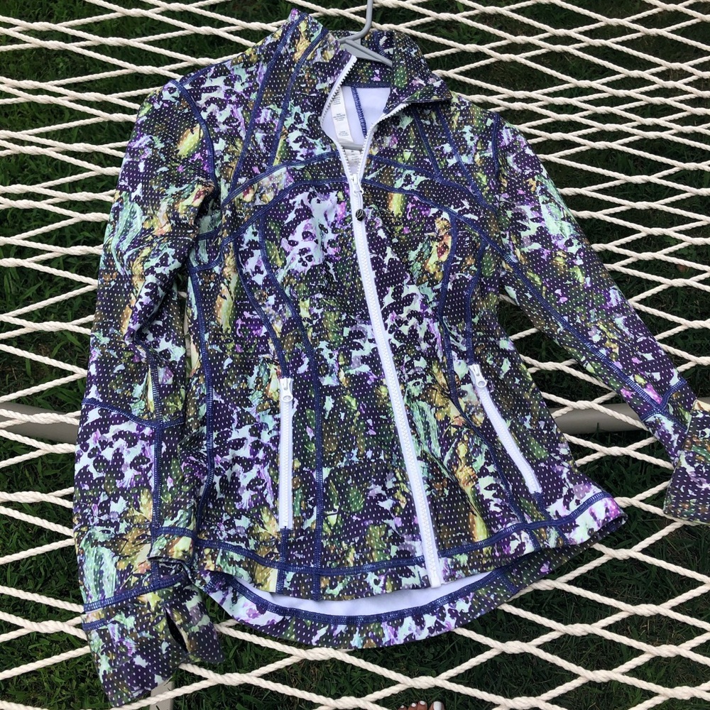 LULULEMON JACKET